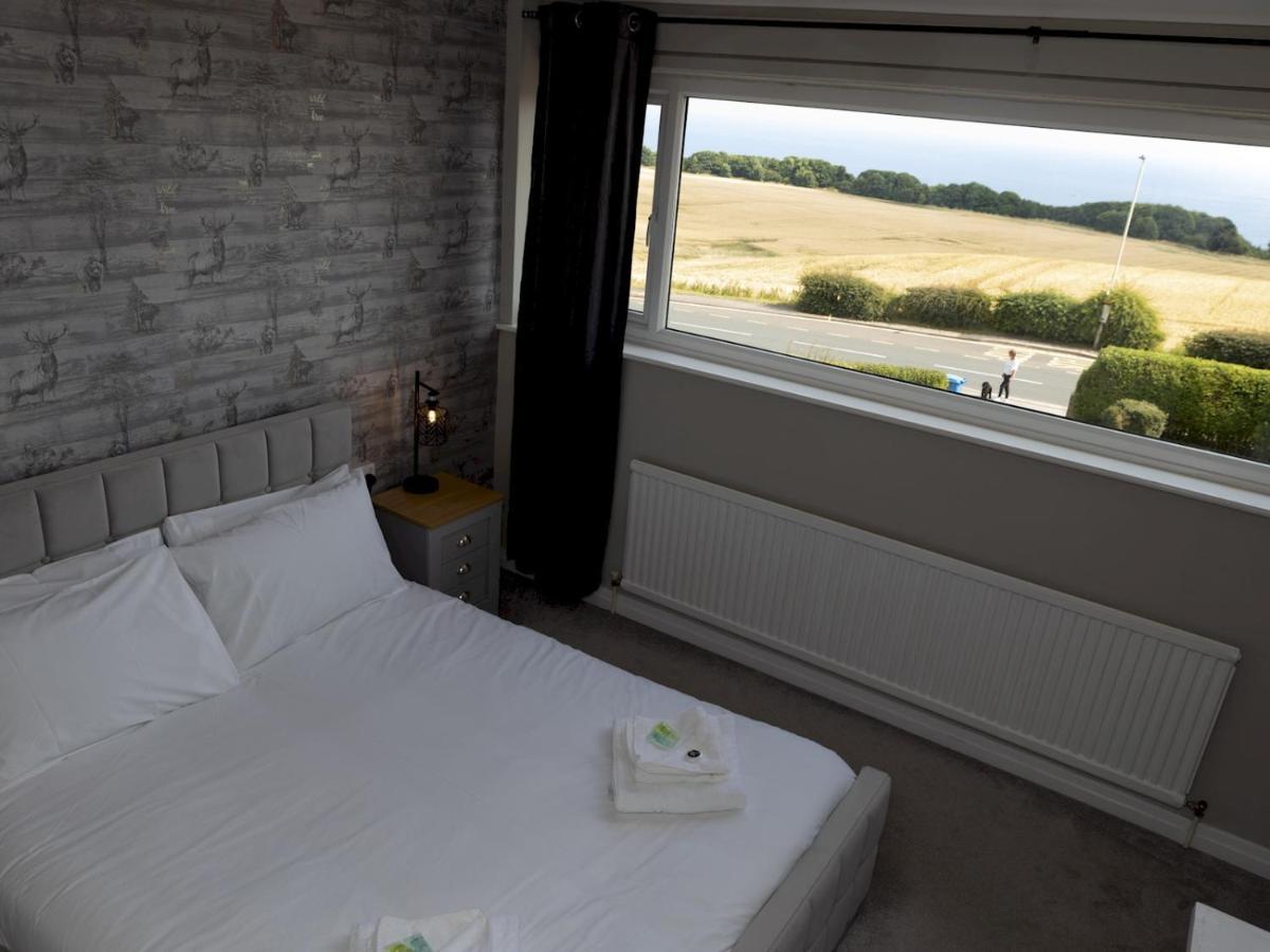 Pass The Keys Amazing 4 Bedroom Property- Hot Tub & Sea Views Scarborough Esterno foto