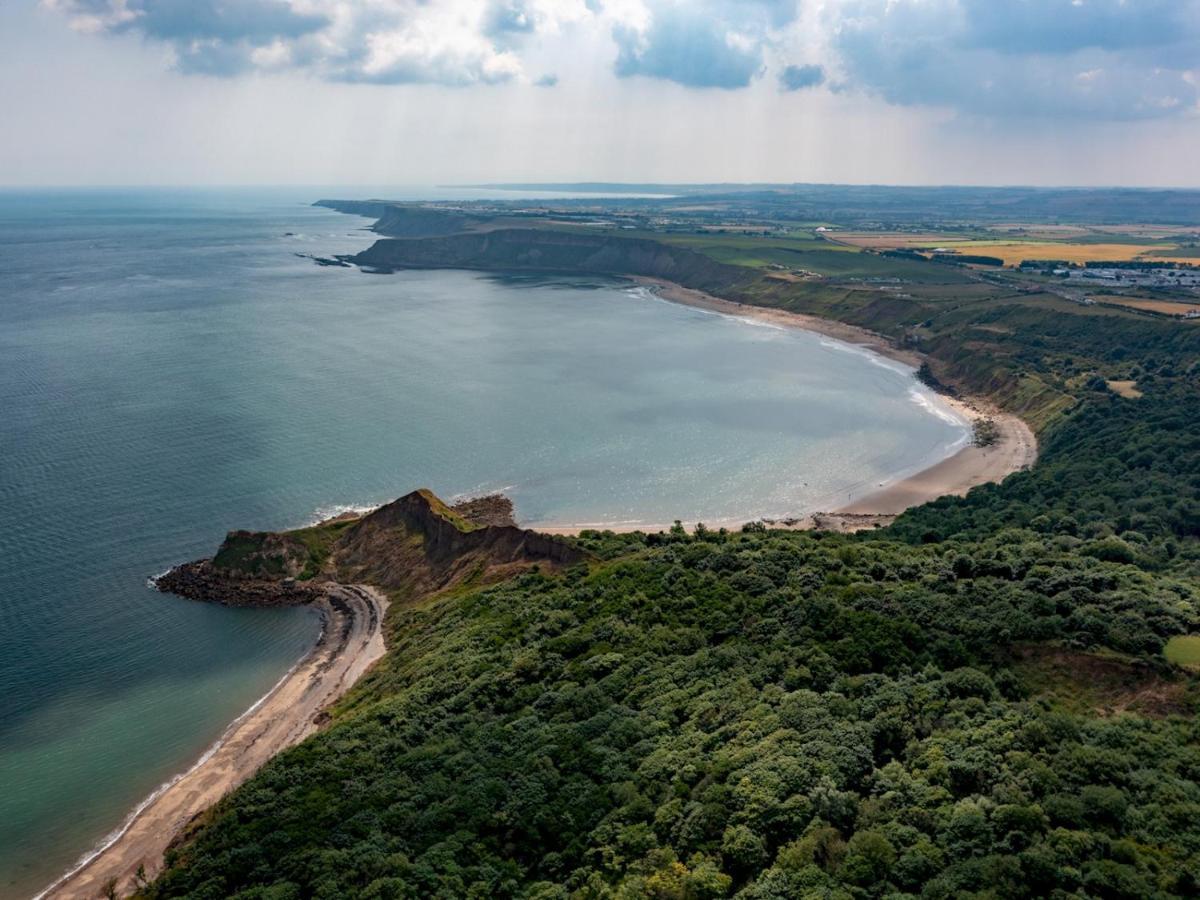 Pass The Keys Amazing 4 Bedroom Property- Hot Tub & Sea Views Scarborough Esterno foto