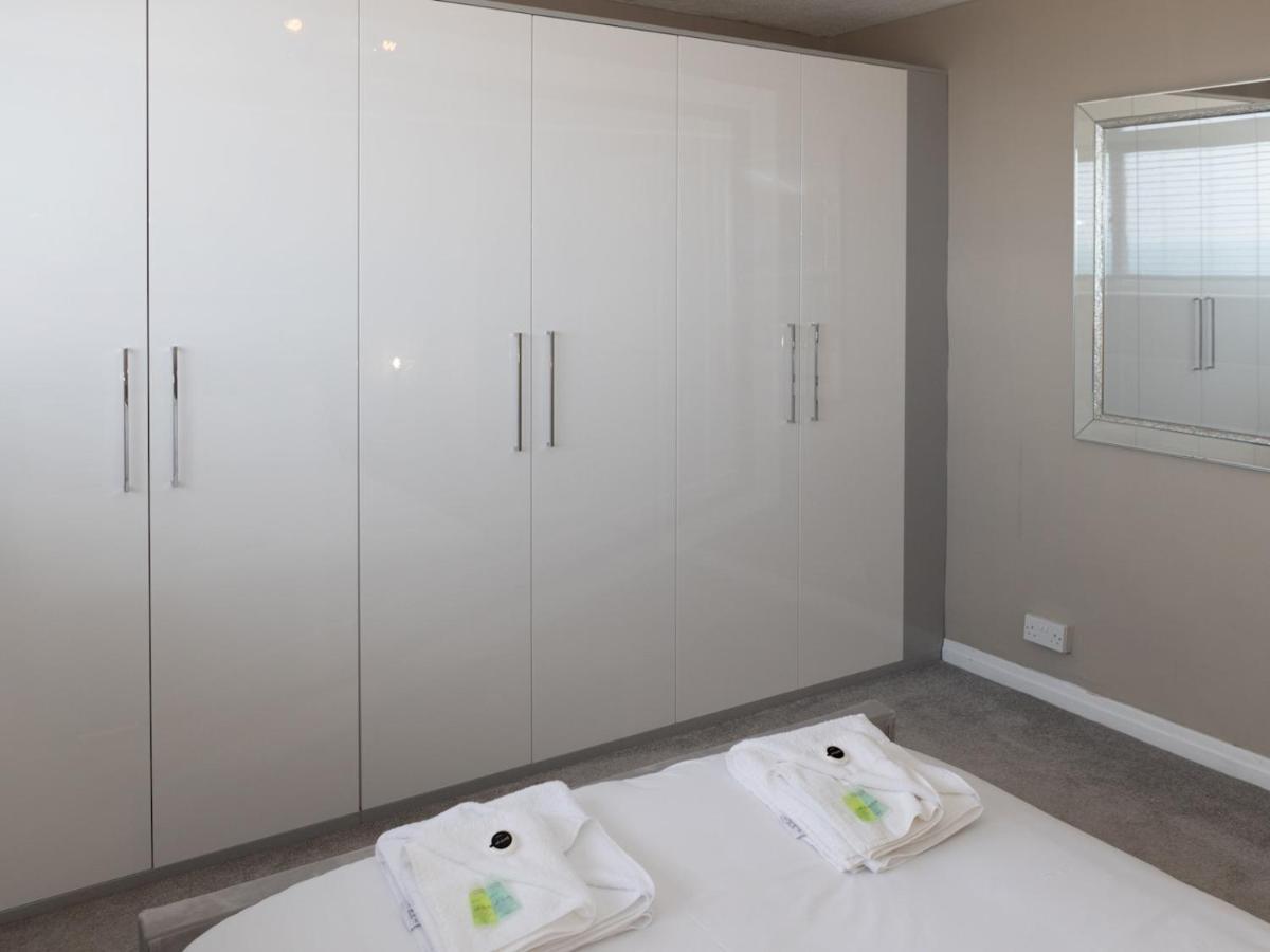 Pass The Keys Amazing 4 Bedroom Property- Hot Tub & Sea Views Scarborough Esterno foto